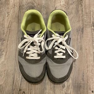 Patagonia Fitz Sneak Lace up Shoe Sneaker Narwhal/Electric Womens (Size 8.5)